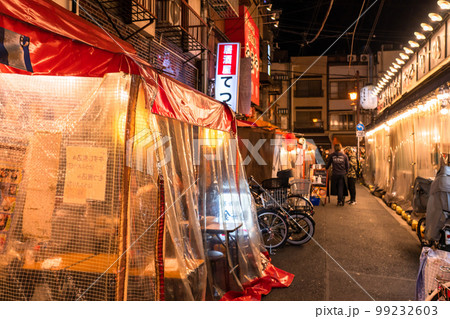 《東京都》浅草飲み屋街・ホッピー通り 99232603
