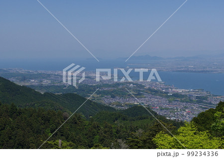 比叡山　ケーブル延暦寺駅展望所からの琵琶湖の眺め 99234336
