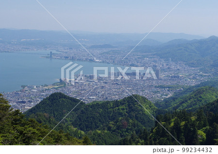 比叡山　ケーブル延暦寺駅展望所からの琵琶湖　大津市の眺め 99234432