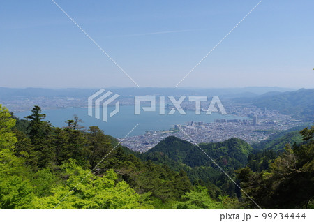 比叡山　ケーブル延暦寺駅展望所からの琵琶湖　大津市の眺め 99234444