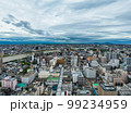 新潟市街と信濃川と弥彦山 99234959
