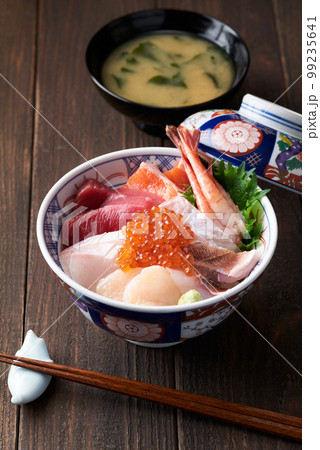 海鮮丼 99235641