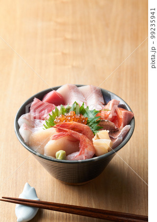 海鮮丼 99235941