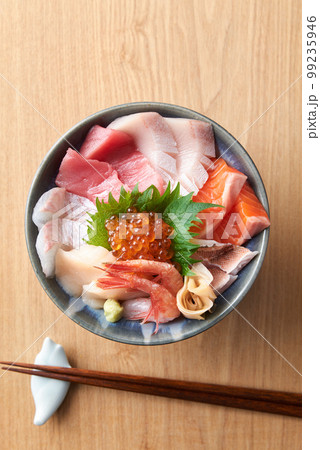 海鮮丼 99235946