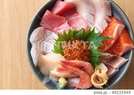 海鮮丼 99235949