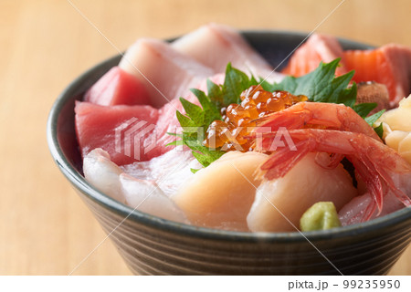 海鮮丼 99235950