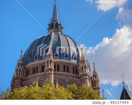 Summer Travel to capital of Austria Vienna 99237404