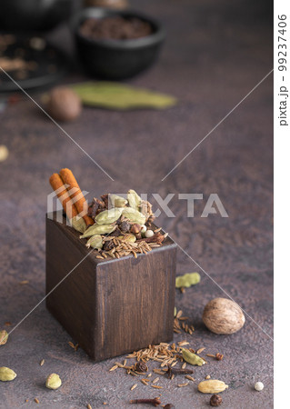 Indian Spice background Indian Spice background 99237406