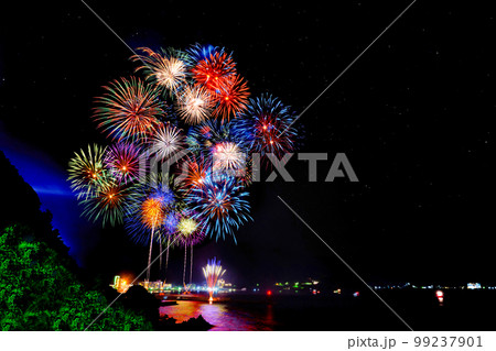 静岡県伊豆市土肥　土肥サマーフェスティバル海上花火大会 99237901