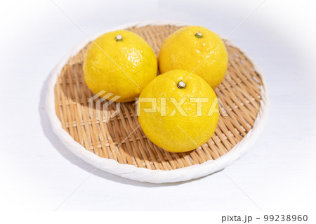 愛媛県産「はるか」（日向夏の実生（種から育つ事）から選抜育成された品種） 99238960