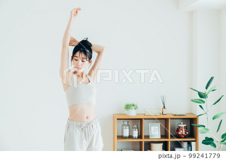 若い女性のビューティ 99241779