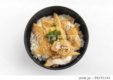 サーモンの漬け丼(麵汁とごま油) サーモンの漬け丼(麵汁とごま油) 99245144