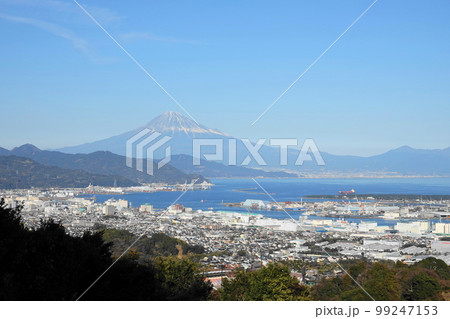 日本平から富士山と駿河湾　静岡県 99247153