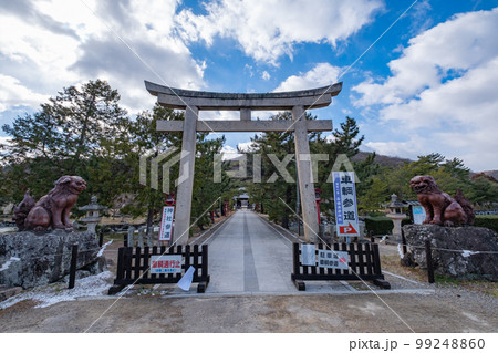備前国一宮 吉備津彦神社 鳥居と参道 備前国一宮 吉備津彦神社 鳥居と参道 99248860