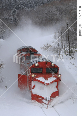 冬の宗谷本線を走るラッセル車 99249101