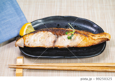 ブリの塩焼き一切れ　 99250325