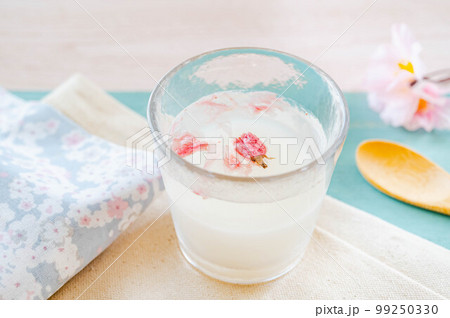 春のさわやかなサクラのゼリー 99250330