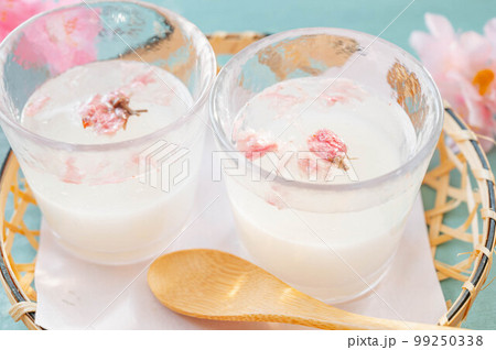 お花見の桜ゼリー 99250338