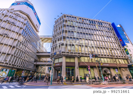 日本の東京都市景観　渋谷駅前の井の頭通り入口・スクランブル交差点などを望む＝2月15日 99251661