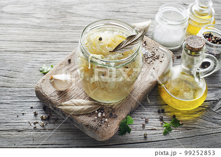 Sauerkraut Sauerkraut 99252853