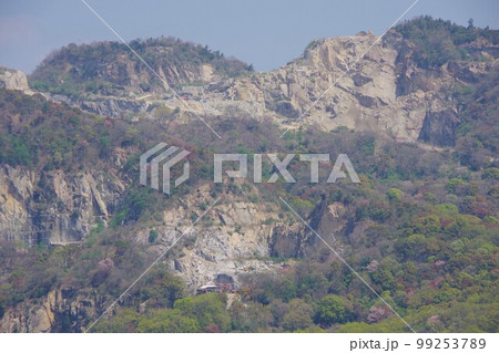 香川県庵治町　庵治石の採石場 99253789