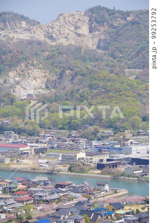 香川県高松市　屋島から採石場方面を望む 99253792