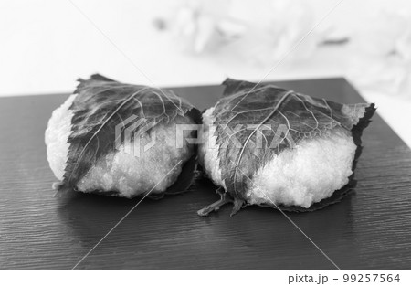 桜餅と桜　和菓子　道明寺　春 99257564