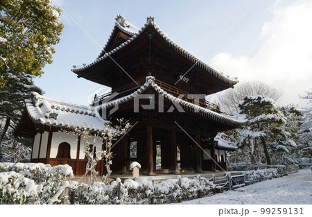 雪の建仁寺 望闕楼 京都市東山区 雪の建仁寺 望闕楼 京都市東山区 99259131