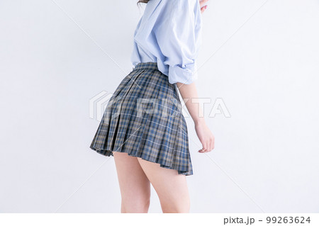 制服を着た女子高生　high school girl 99263624