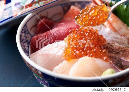 海鮮丼　いくらをのせる 99264842