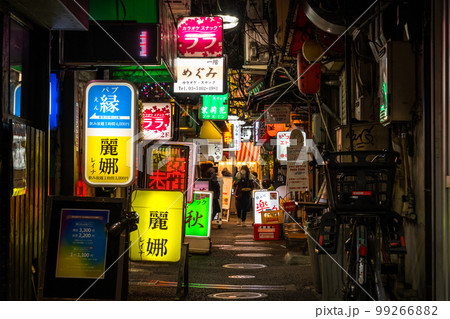 《東京都》路地裏飲み屋街・大井町駅前 《東京都》路地裏飲み屋街・大井町駅前 99266882