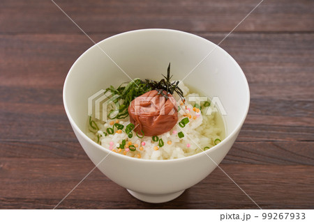 梅干しのお茶漬け 99267933