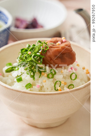梅干しのお茶漬け 梅干しのお茶漬け 99267950
