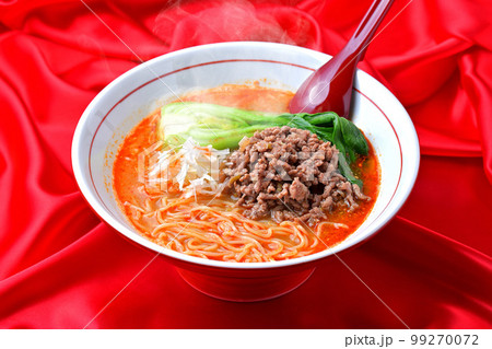 注）湯気は合成です。担々麺、担担麺、タンタン麺、タンタンメン、ラーメン、らーめん、中華麺。青梗菜 99270072