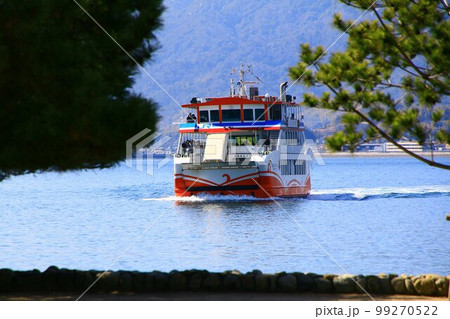 安芸の宮島へ… 海の玄関口とフェリー 99270522