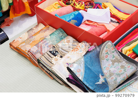 着物　帯紐や帯締め帯揚げなどのイメージ画像　呉服店や着物レンタル 99270979