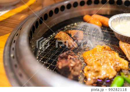 【焼肉素材】焼肉食べ放題イメージ【食べ物素材】 【焼肉素材】焼肉食べ放題イメージ【食べ物素材】 99282118