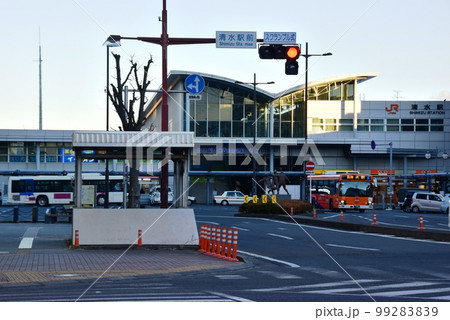 静岡市 清水駅江尻口(西口)前の清水駅前スクランブル交差点と駅前ロータリー 静岡市 清水駅江尻口(西口)前の清水駅前スクランブル交差点と駅前ロータリー 99283839