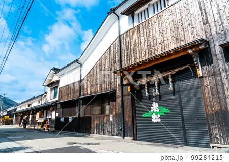早春の酒蔵通りの風景4　兵庫県宍粟市 99284215