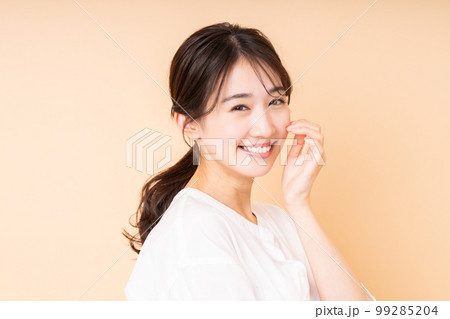 若い女性のビューティ 若い女性のビューティ 99285204