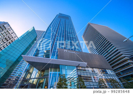 日本の東京都市景観 西新橋2丁目から虎ノ門ヒルズや虎ノ門ヒルズビジネスタワーなどを望む 99285648