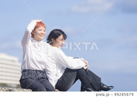 女性　ポートレート 99285679