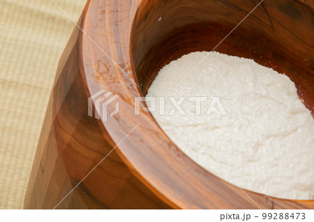 日本の伝統文化 餅つき 木臼 日本の伝統文化 餅つき 木臼 99288473