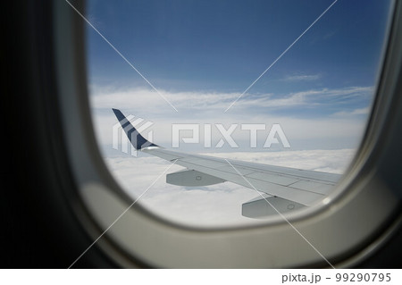 飛行機 機内からの景色 飛行機 機内からの景色 99290795