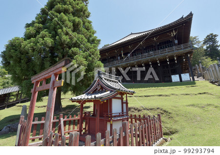 東大寺 二月堂と興成神社 奈良県奈良市 東大寺 二月堂と興成神社 奈良県奈良市 99293794