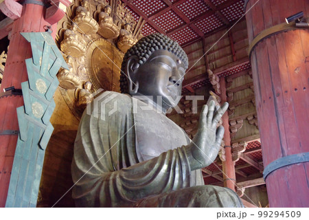 東大寺　大仏殿の盧舎那仏　奈良県奈良市 99294509