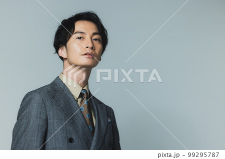 男性　ドレスアップ　 99295787