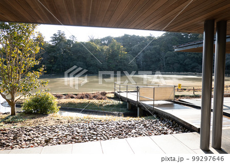 伊勢神宮 外宮にある「勾玉池」 99297646