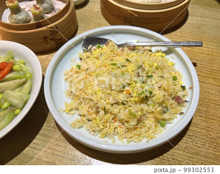 中国のパラパラ炒飯(揚州早茶・揚州炒飯) 中国のパラパラ炒飯(揚州早茶・揚州炒飯) 99302551