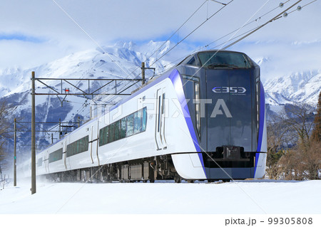 大糸線 冬の白馬山麓を行く特急あずさ 大糸線 冬の白馬山麓を行く特急あずさ 99305808